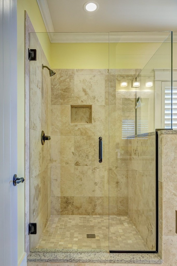 Tips for Cleaning Shower Glass